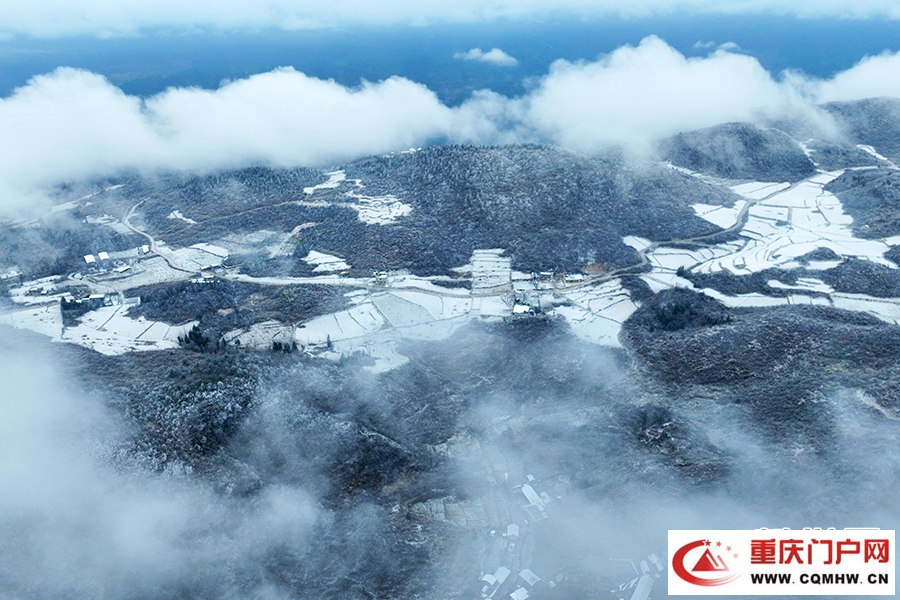 重庆酉阳：雪落天山堡 美景入画来(图4)