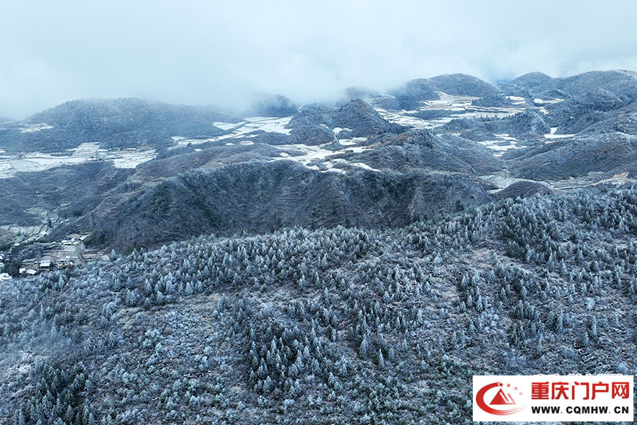 重庆酉阳：雪落天山堡 美景入画来(图5)