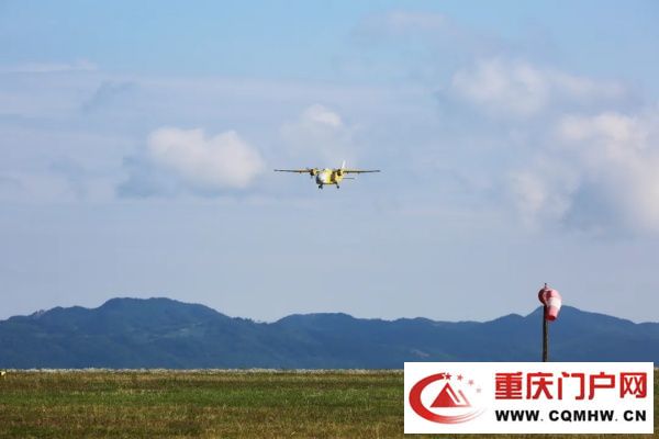 中大型无人运输机YH-1000在梁平完成首次载货异地起降(2)